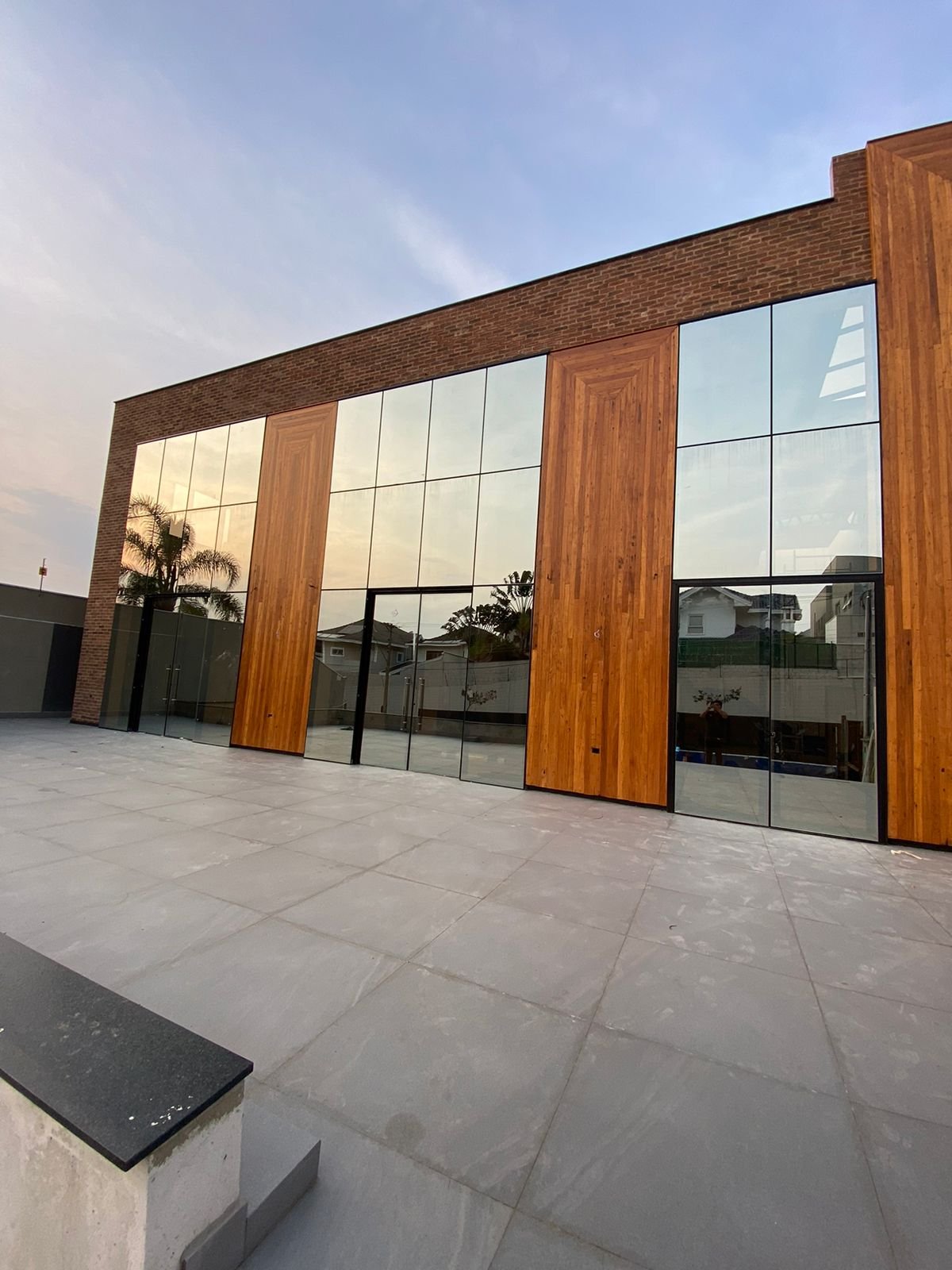 Brise ou ripado de alumínio — projeto executado pela Stick Glass, imagem 1