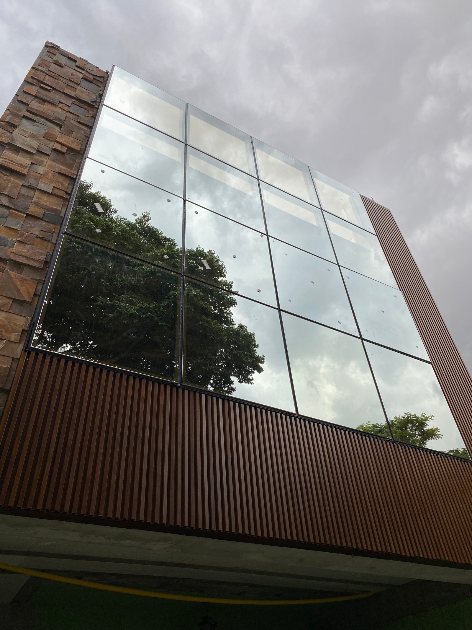 Brise ou ripado de alumínio — projeto executado pela Stick Glass, imagem 6