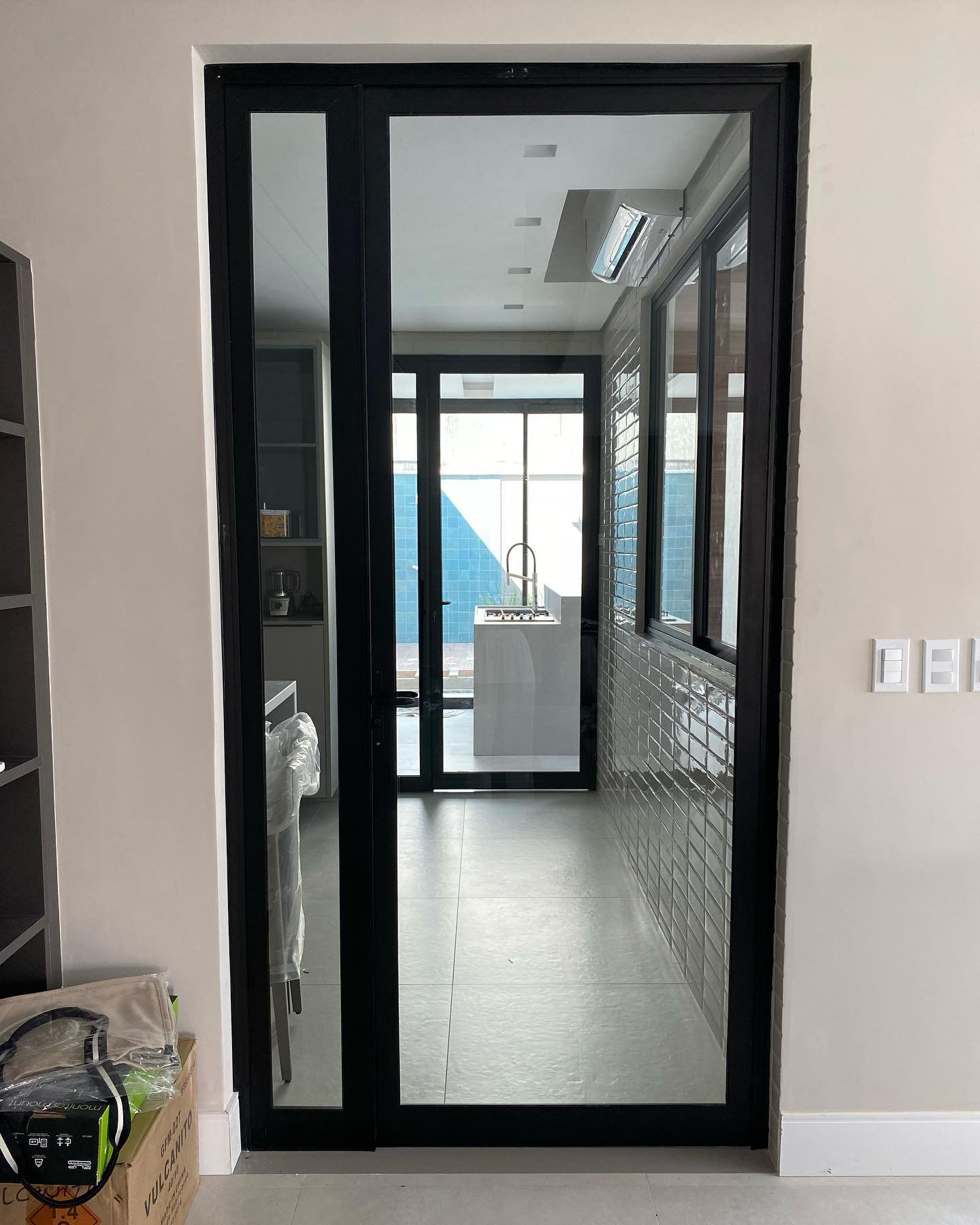 Divisória corporativa — projeto executado pela Stick Glass, imagem 1